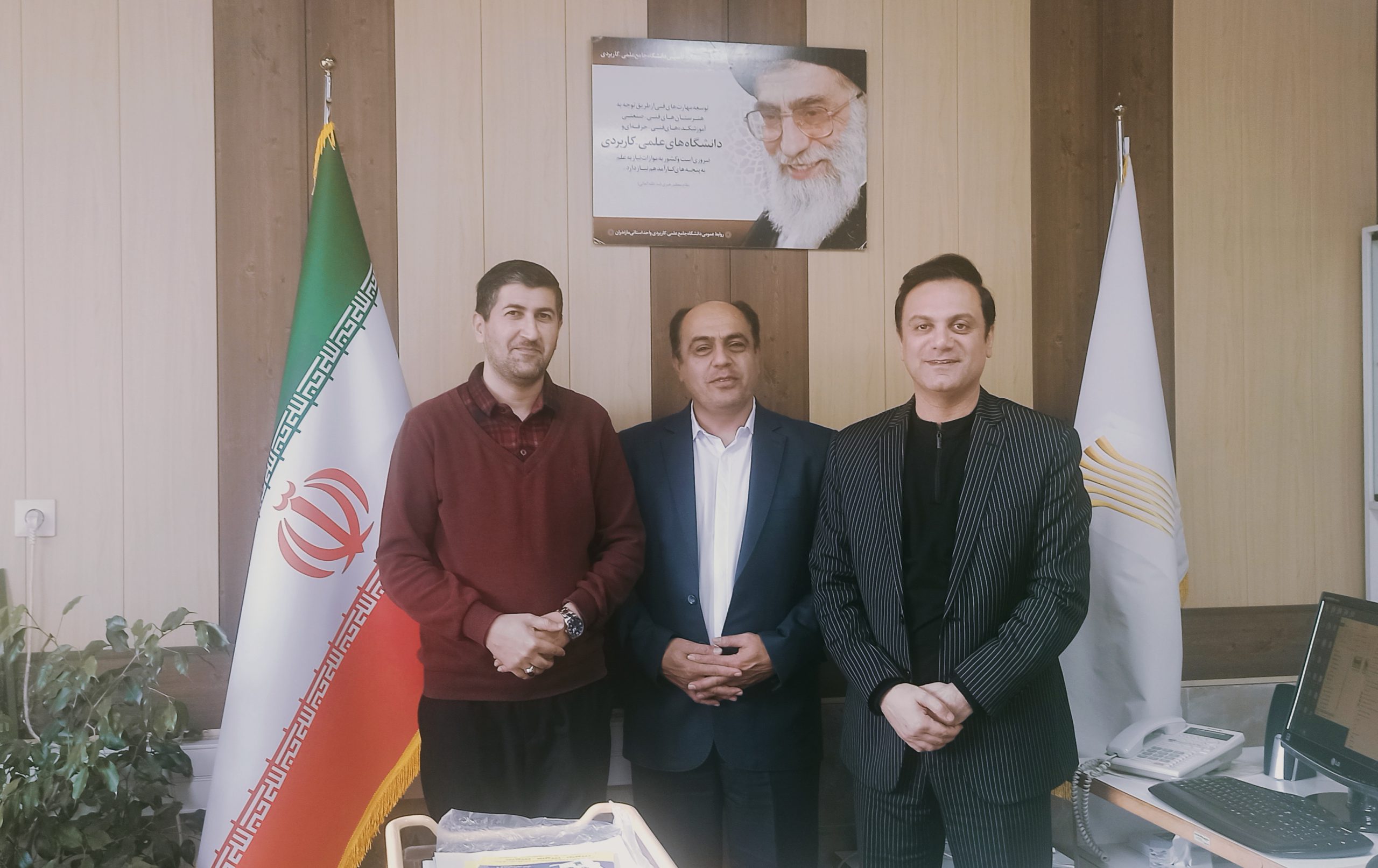 نشست مشترک رئیس اتاق اصناف شهرستان بهشهر با رئیس دانشگاه علمی کاربردی شرکت صنایع چوب و کاغذ مازندران